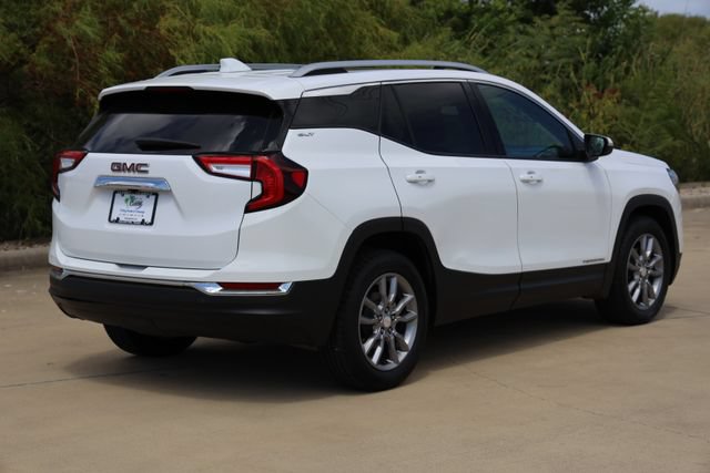 Used 2022 GMC Terrain SLT w/ LPO, Cargo Package FWD image 8