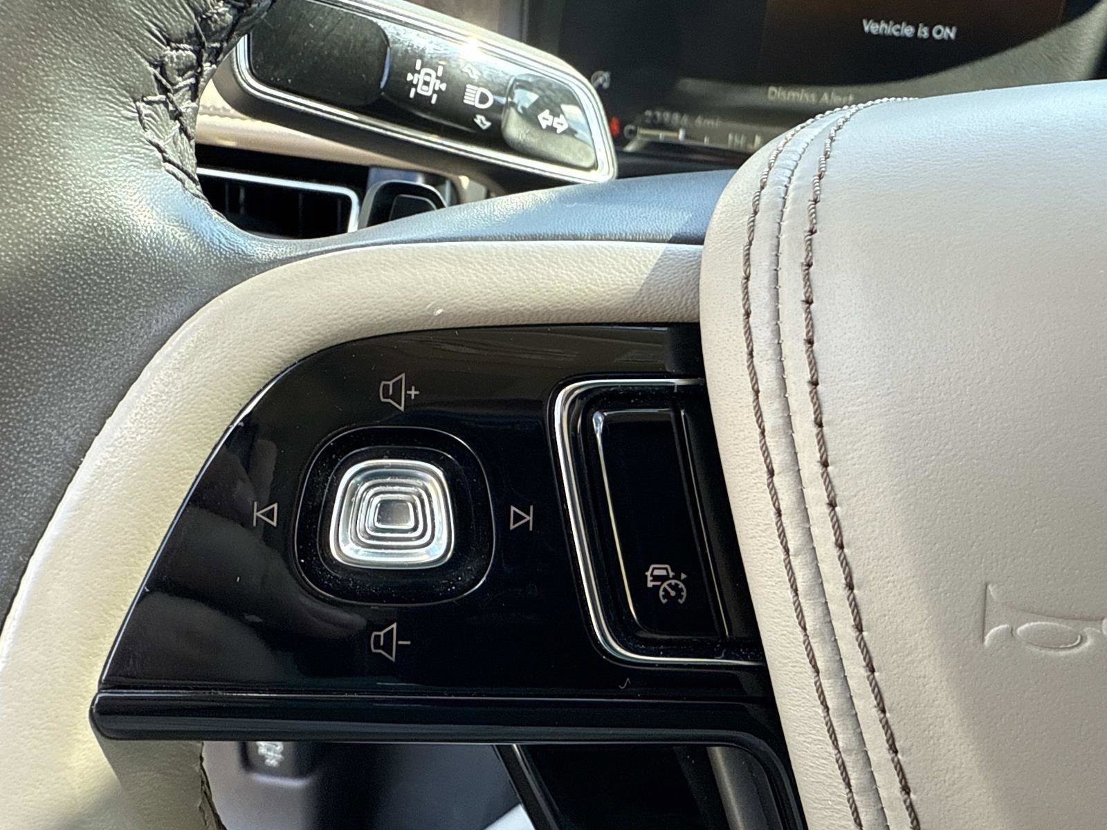 Used 2022 Lincoln Aviator Reserve w/ Equipment Group 201A image 30