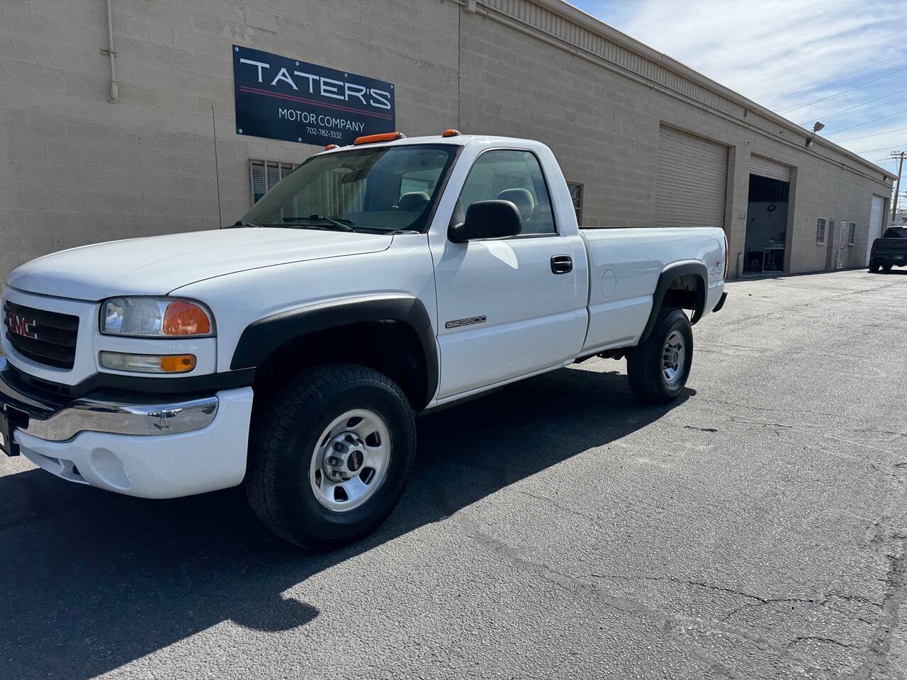 Used 2005 GMC Sierra 3500 W/T w/ Snow Plow Prep Package AWD/4WD image 4