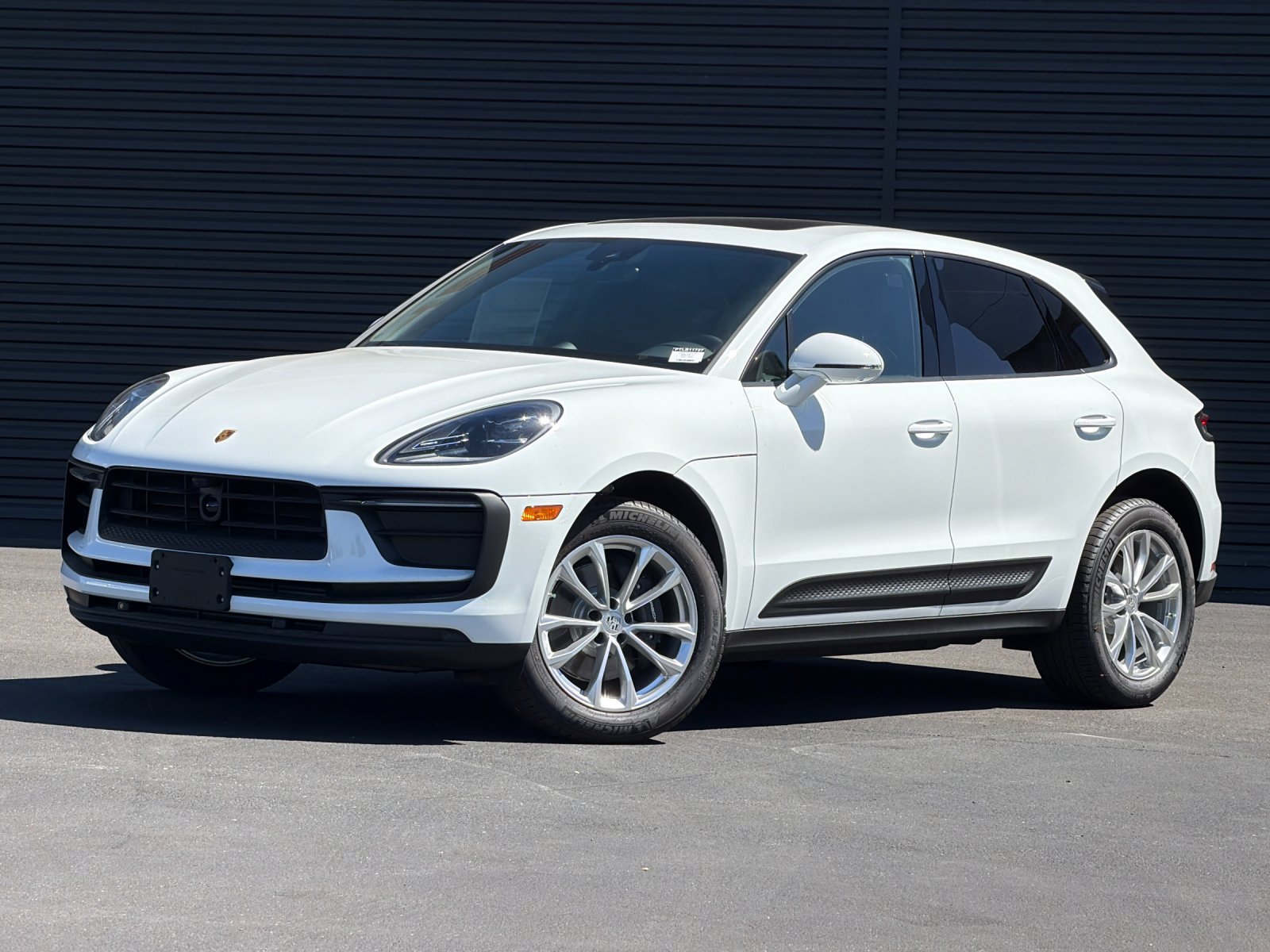 New 2026 Porsche Macan AWD/4WD image 1
