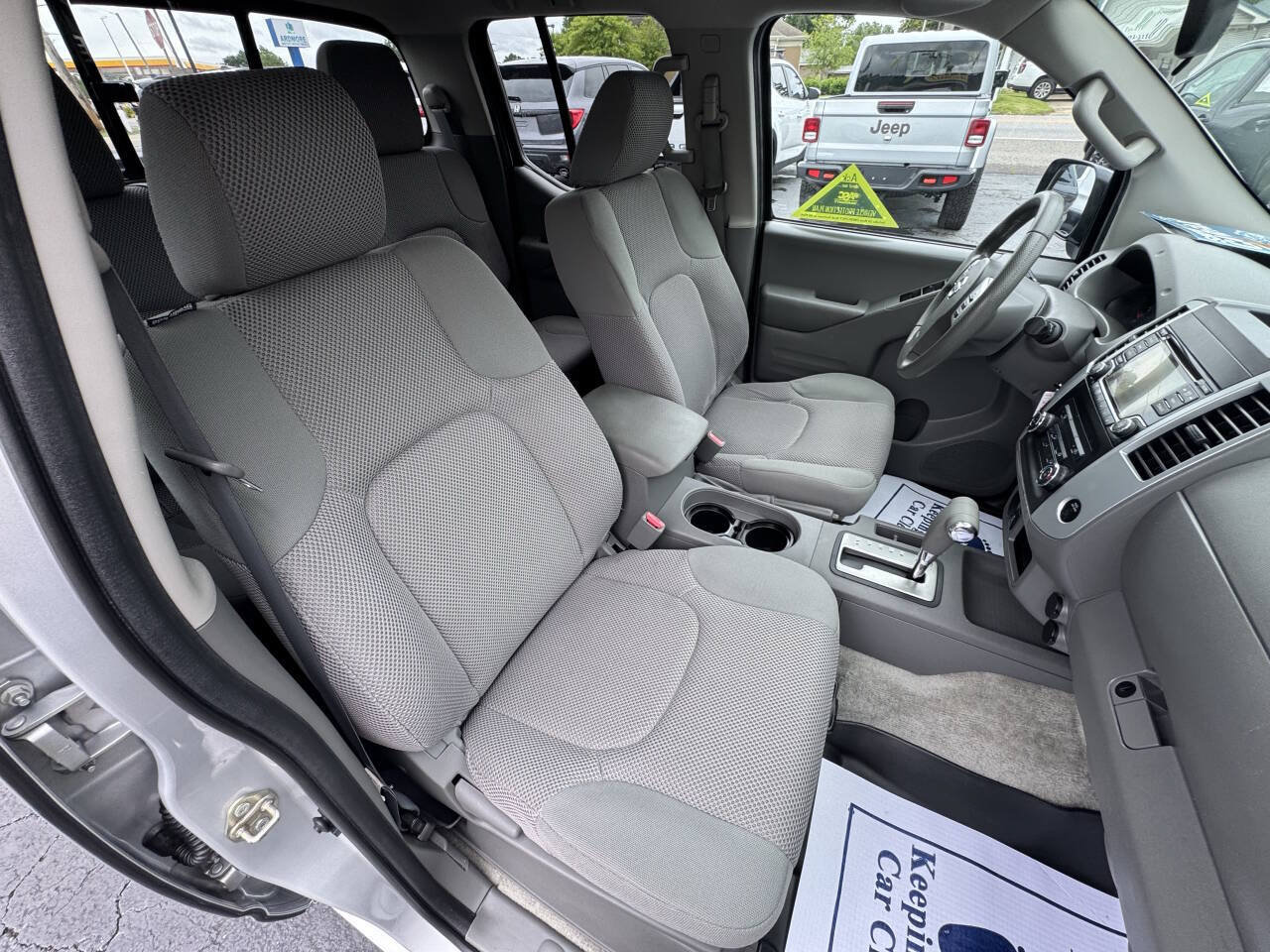 Used 2016 Nissan Frontier SV RWD image 33