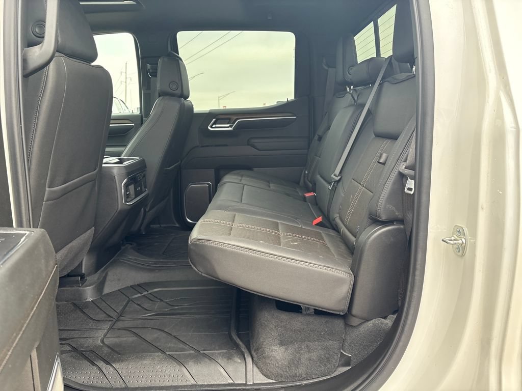 Used 2025 Chevrolet Silverado 1500 High Country AWD/4WD image 31