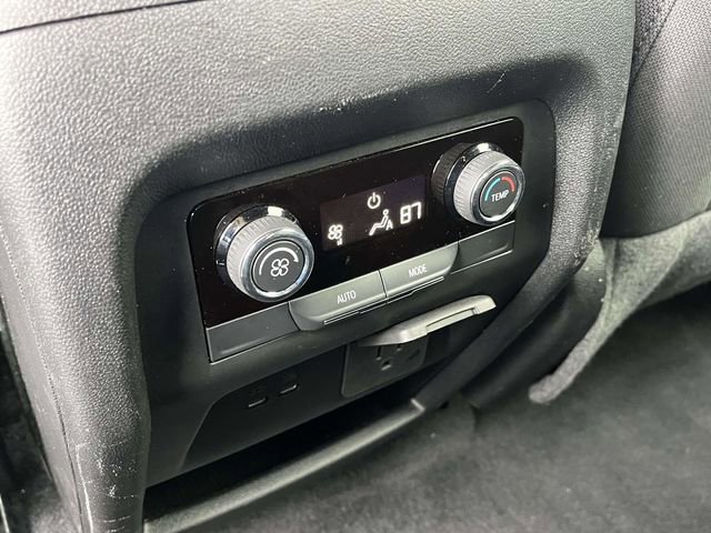 Used 2024 Chevrolet Traverse LT image 20