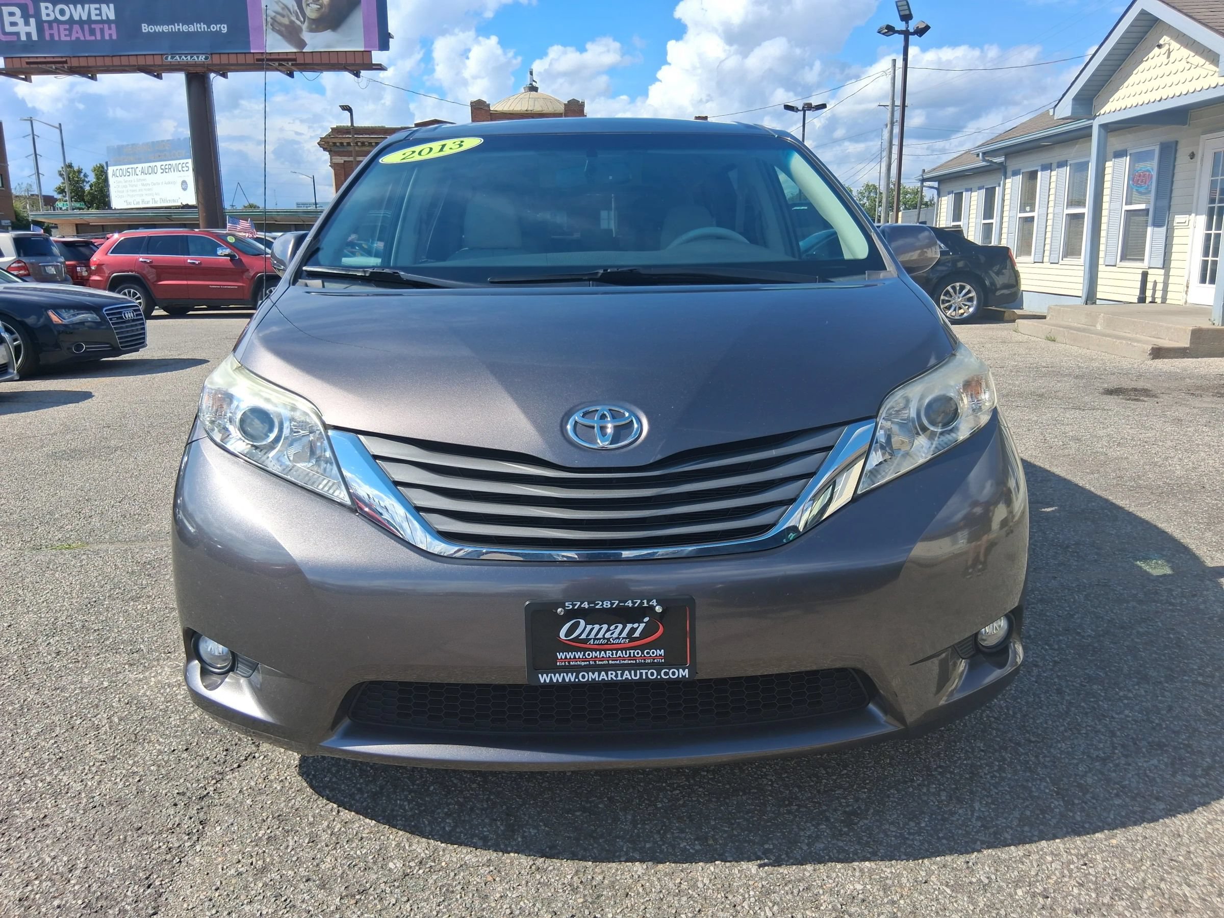 Used 2013 Toyota Sienna XLE w/ Entertainment Pkg FWD image 4