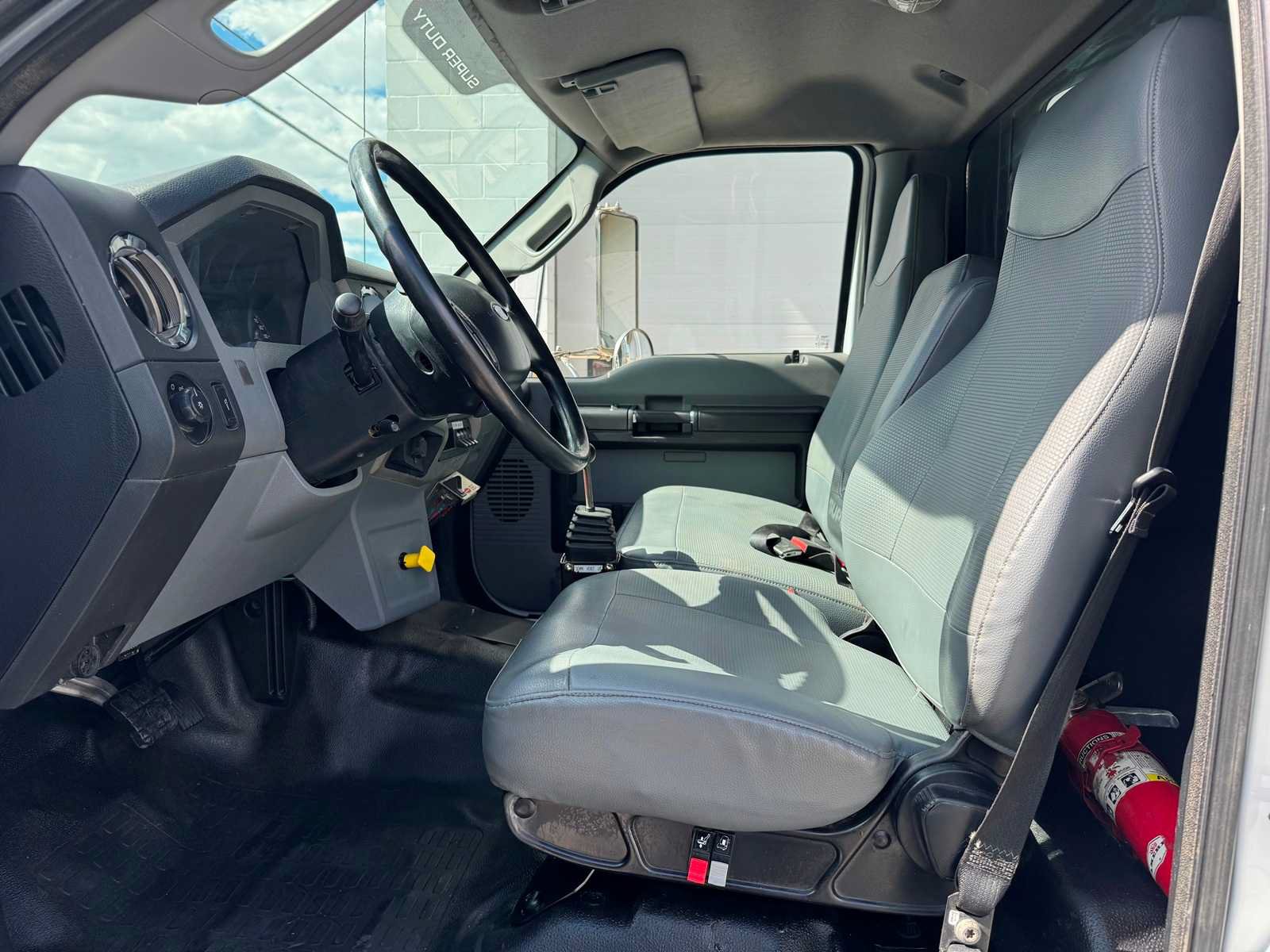 Used 2015 Ford F750 2WD Regular Cab Super Duty image 10