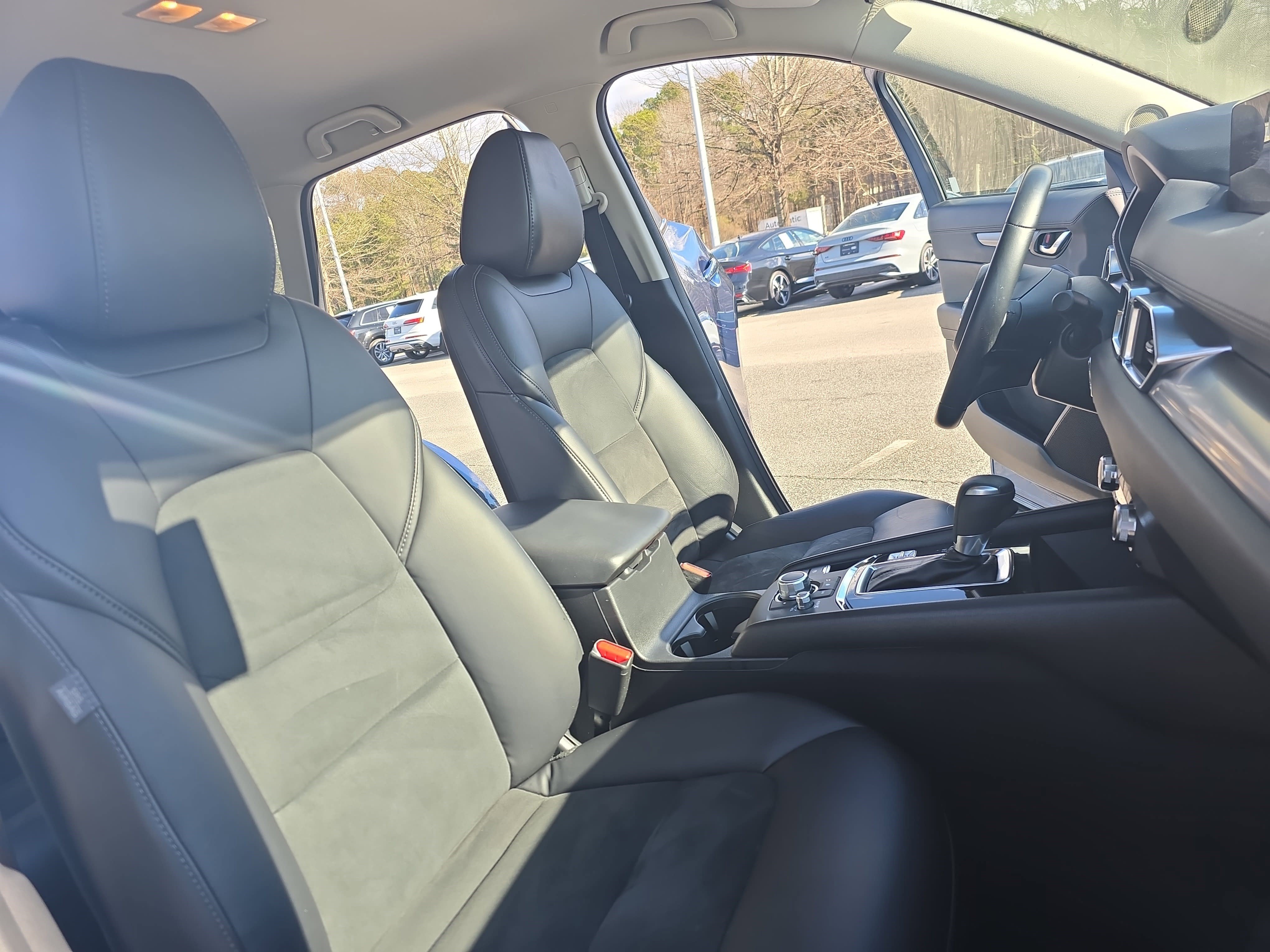 Used 2017 MAZDA CX-5 Touring image 10