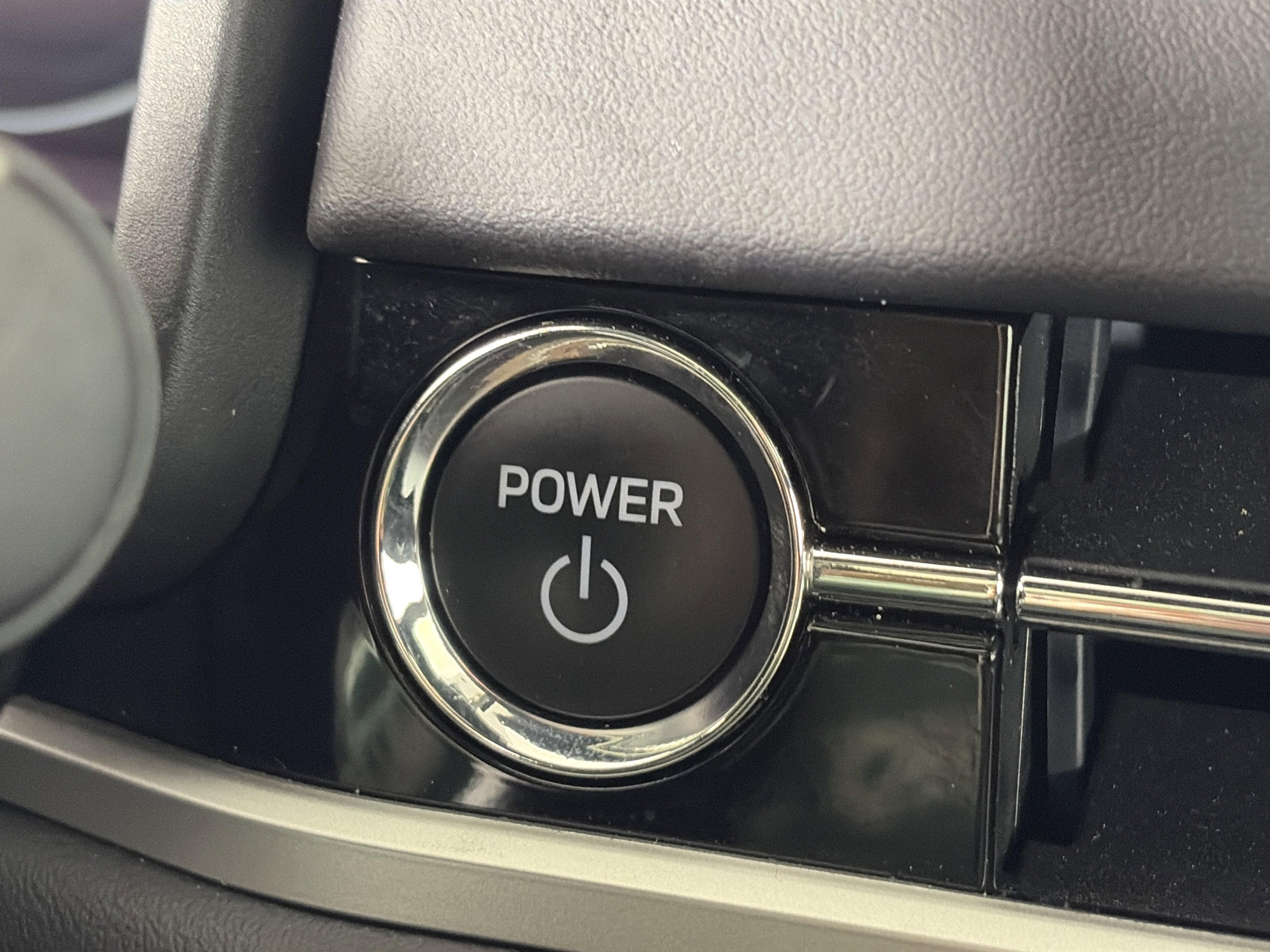 Used 2025 Mitsubishi Outlander SEL image 65