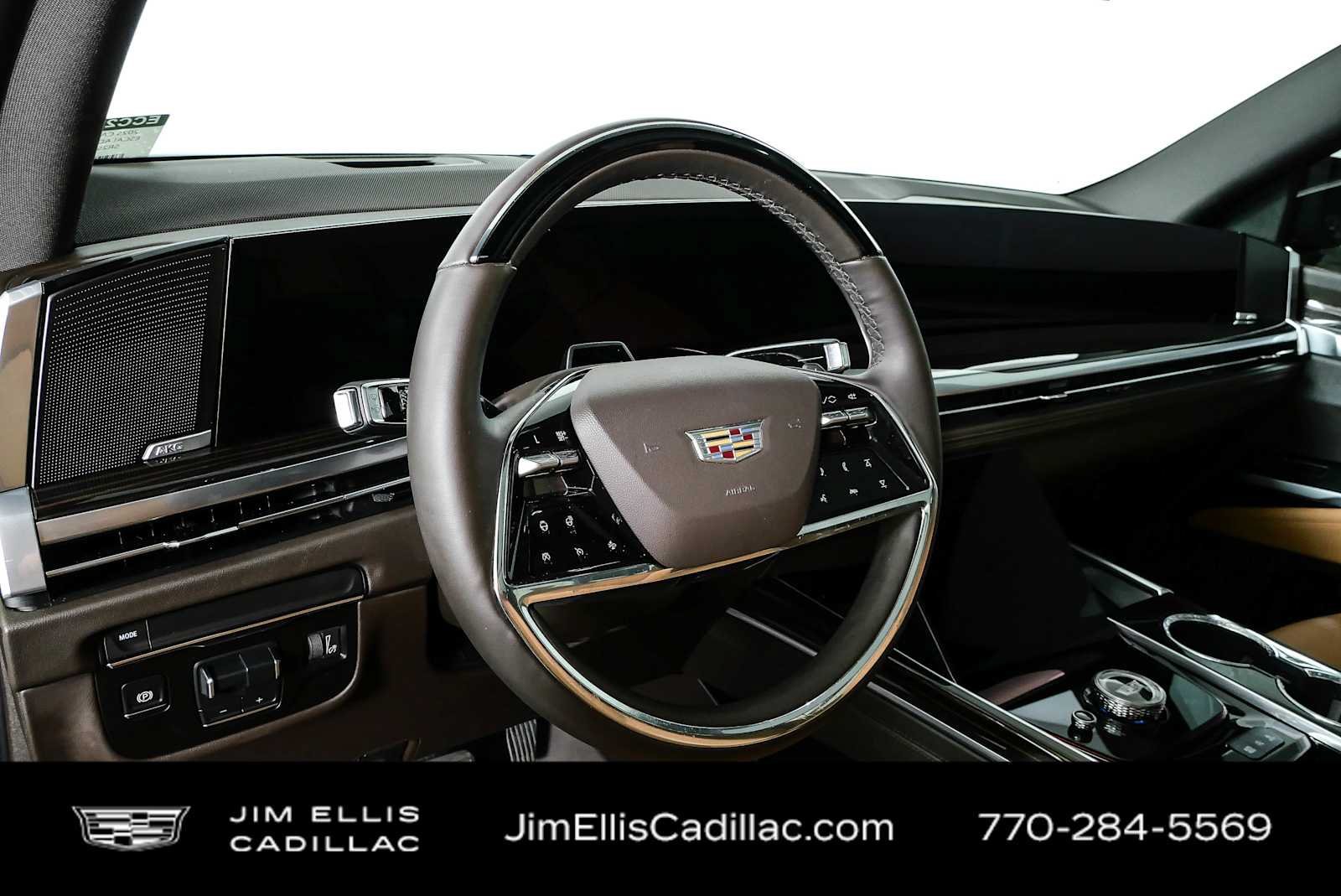 Used 2025 Cadillac Escalade Premium Luxury RWD image 4