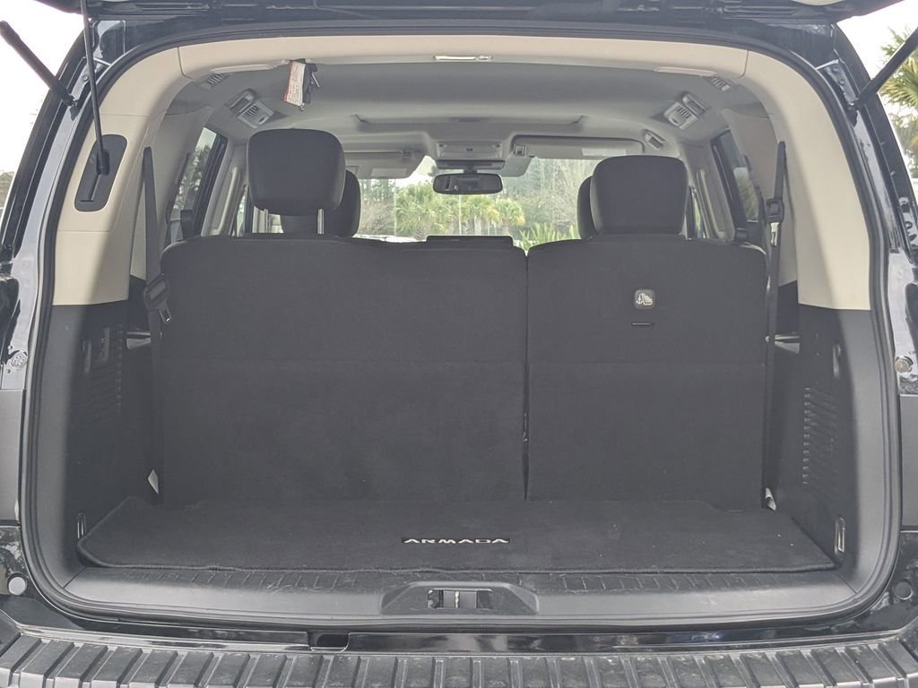 Used 2024 Nissan Armada SL w/ Captain's Chairs Package image 13