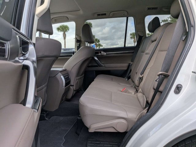 Used 2022 Lexus GX 460 Premium w/ Premium Package AWD/4WD image 13