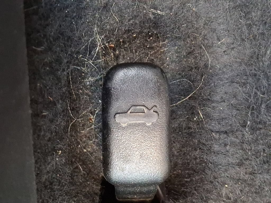 Used 2021 Nissan Versa SV FWD image 28