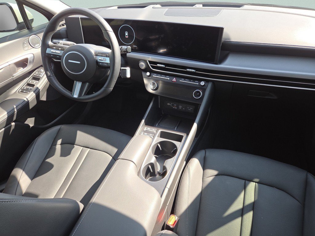 Used 2025 Hyundai Sonata Limited FWD image 31