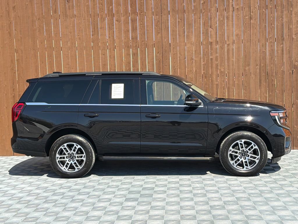 Used 2025 Ford Expedition Active image 14