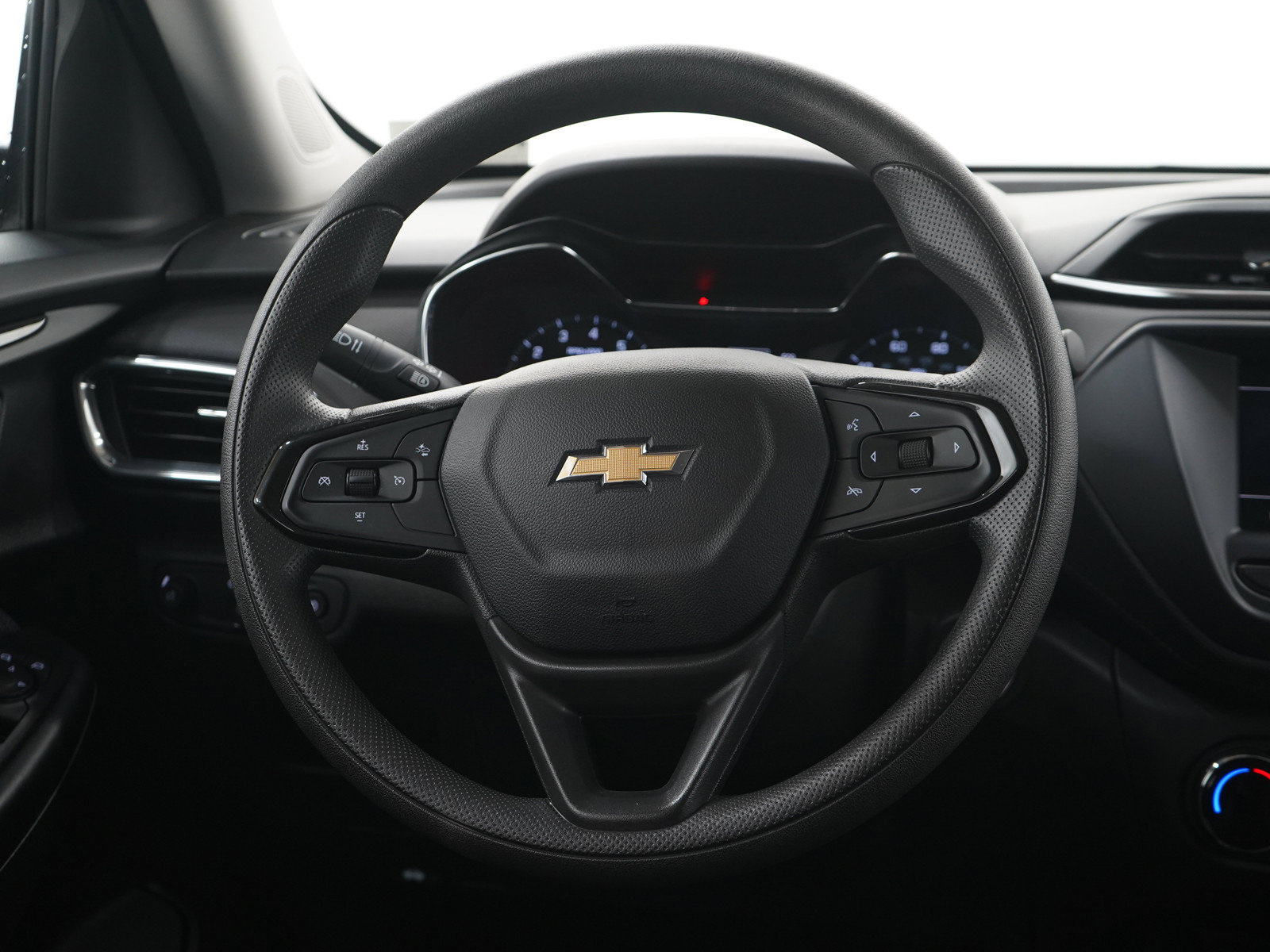 Used 2023 Chevrolet TrailBlazer LT FWD image 16