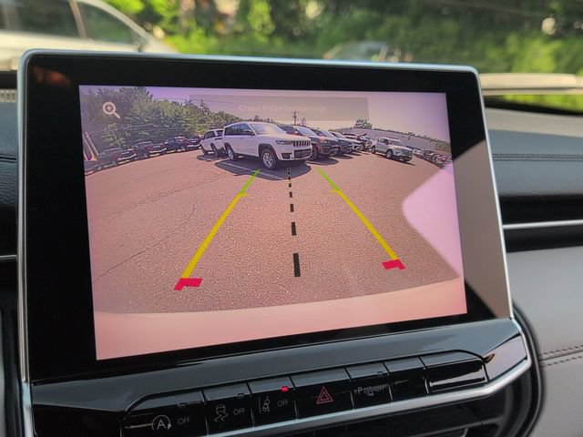 Certified 2024 Jeep Compass Limited w/ Sun and Sound Group AWD/4WD image 13