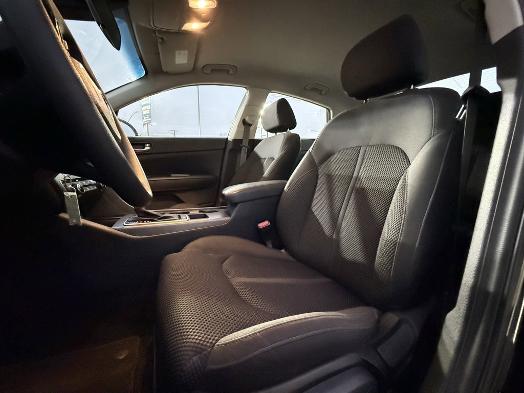 Used 2020 Kia Optima LX image 26