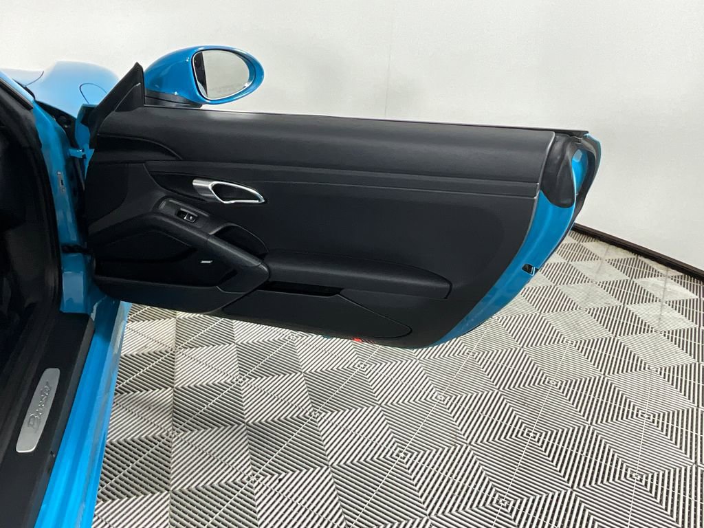 Used 2017 Porsche 718 Boxster RWD image 18