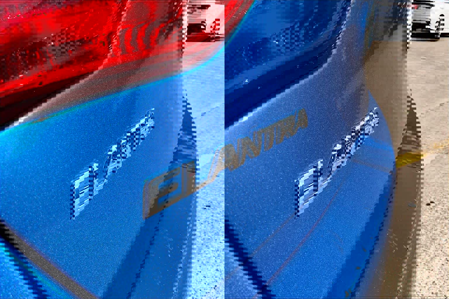 Used 2017 Hyundai Elantra GT image 27