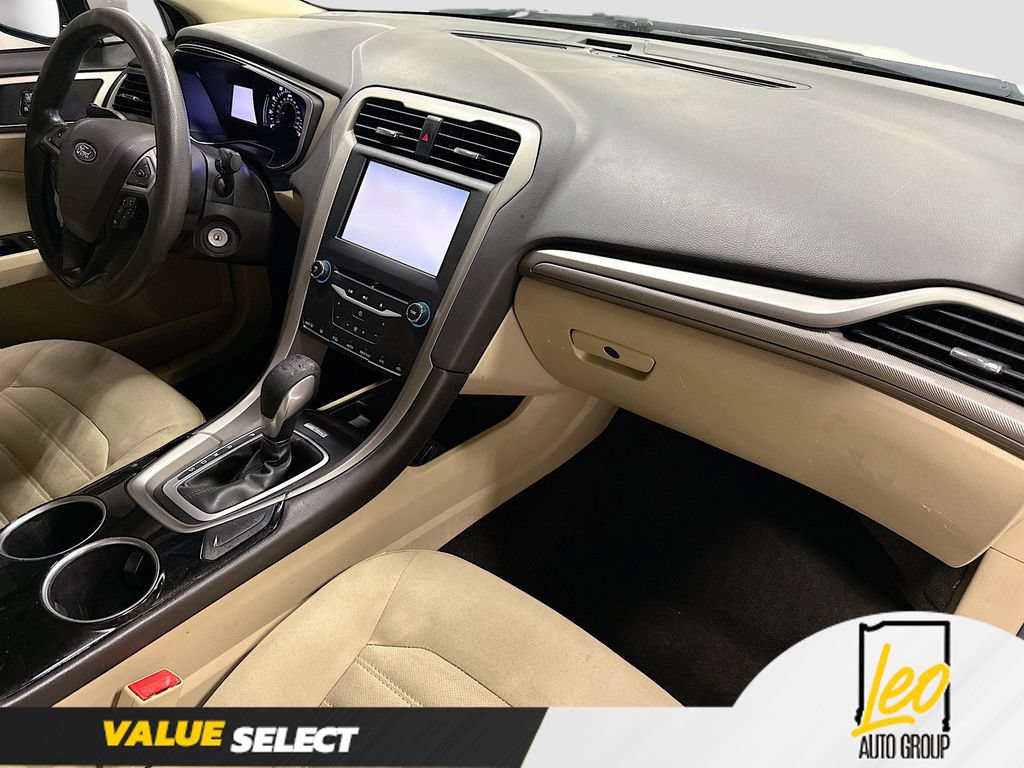Used 2013 Ford Fusion SE FWD image 29