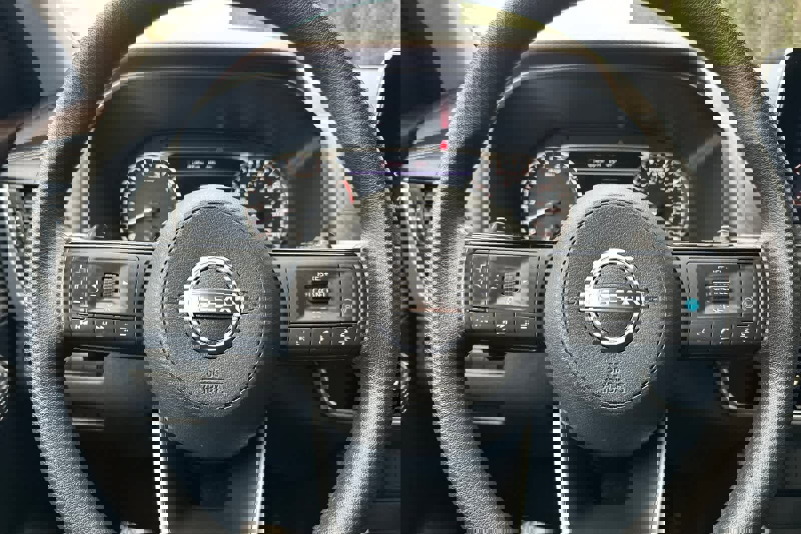 Used 2023 Nissan Rogue SV image 29