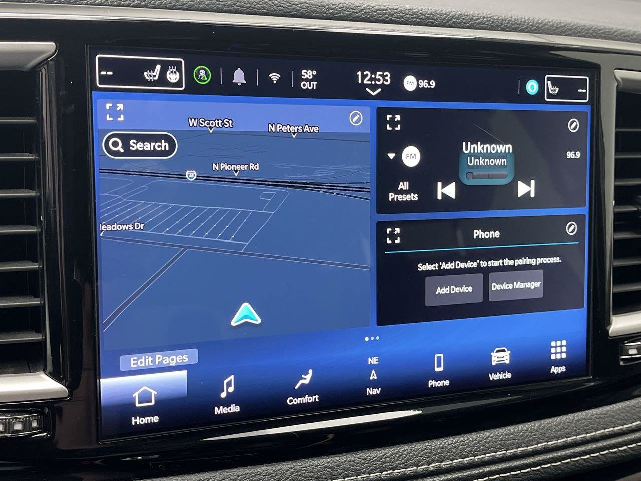 Used 2024 Chrysler Pacifica Limited FWD image 19
