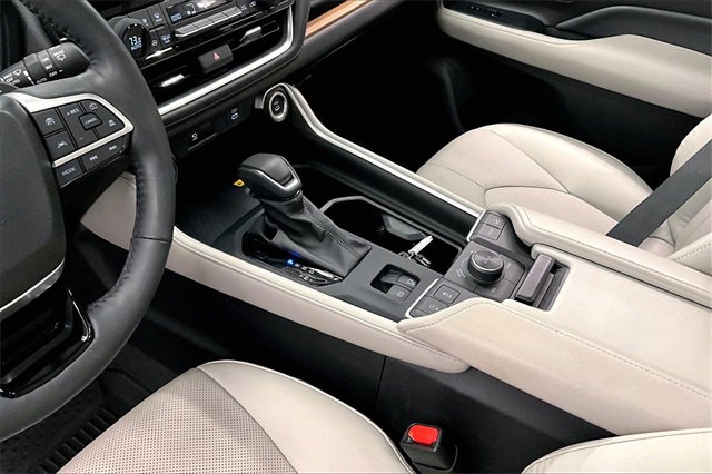 Used 2024 Toyota Grand Highlander Platinum image 14