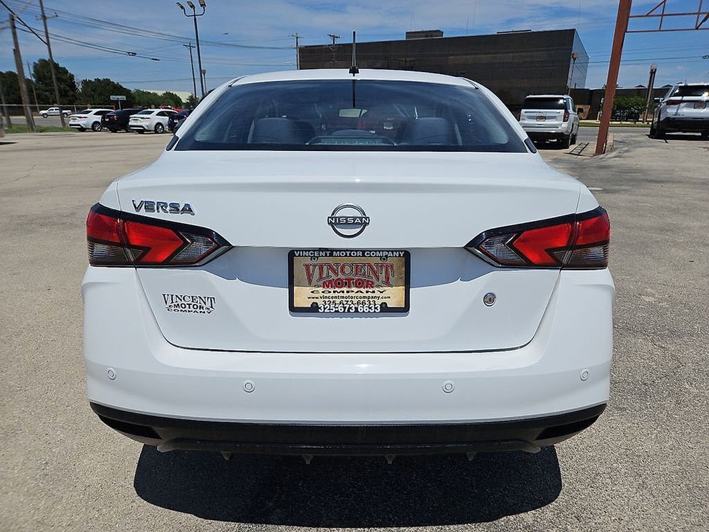 Used 2023 Nissan Versa S FWD image 6