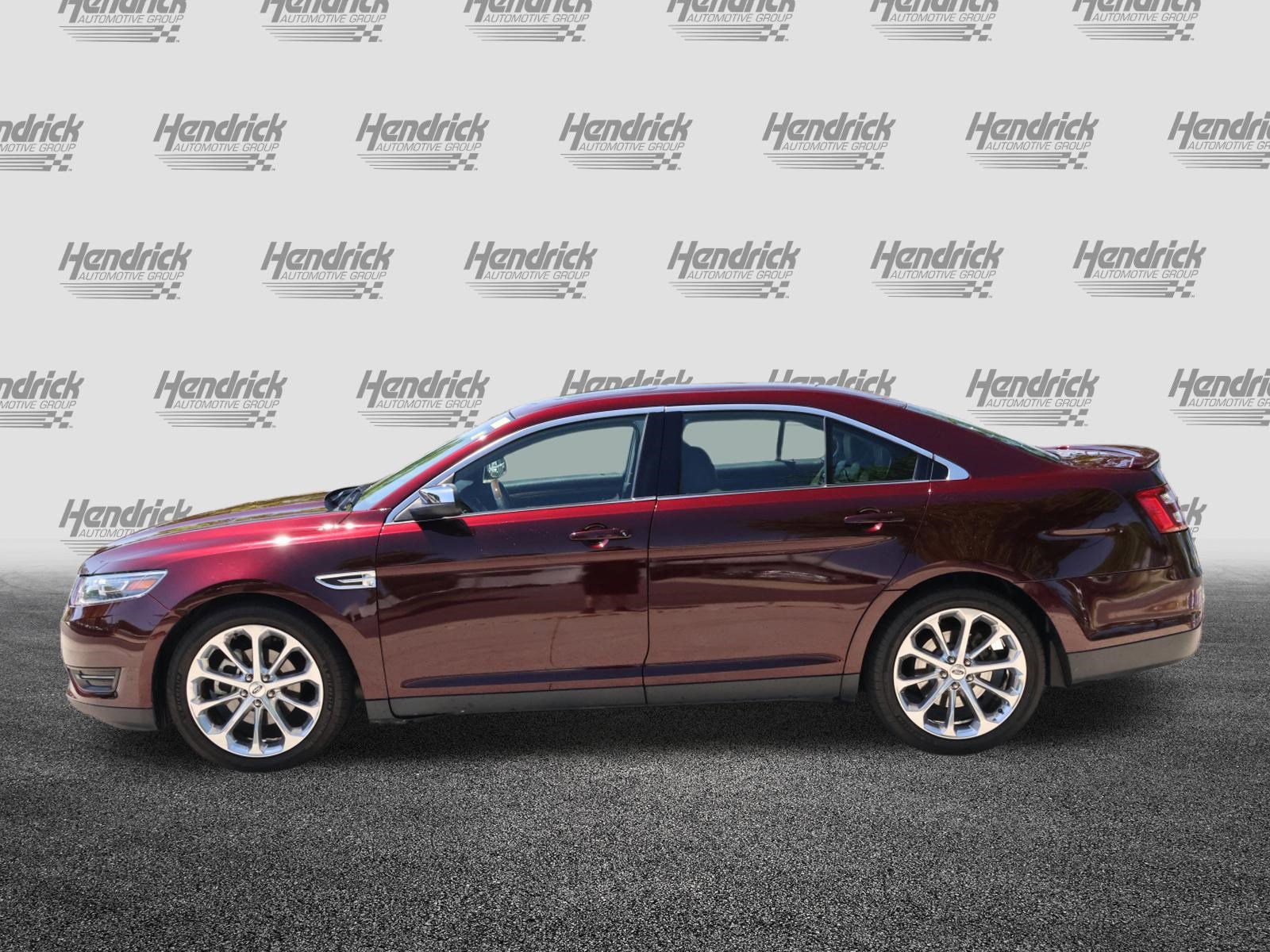 Used 2018 Ford Taurus Limited image 6