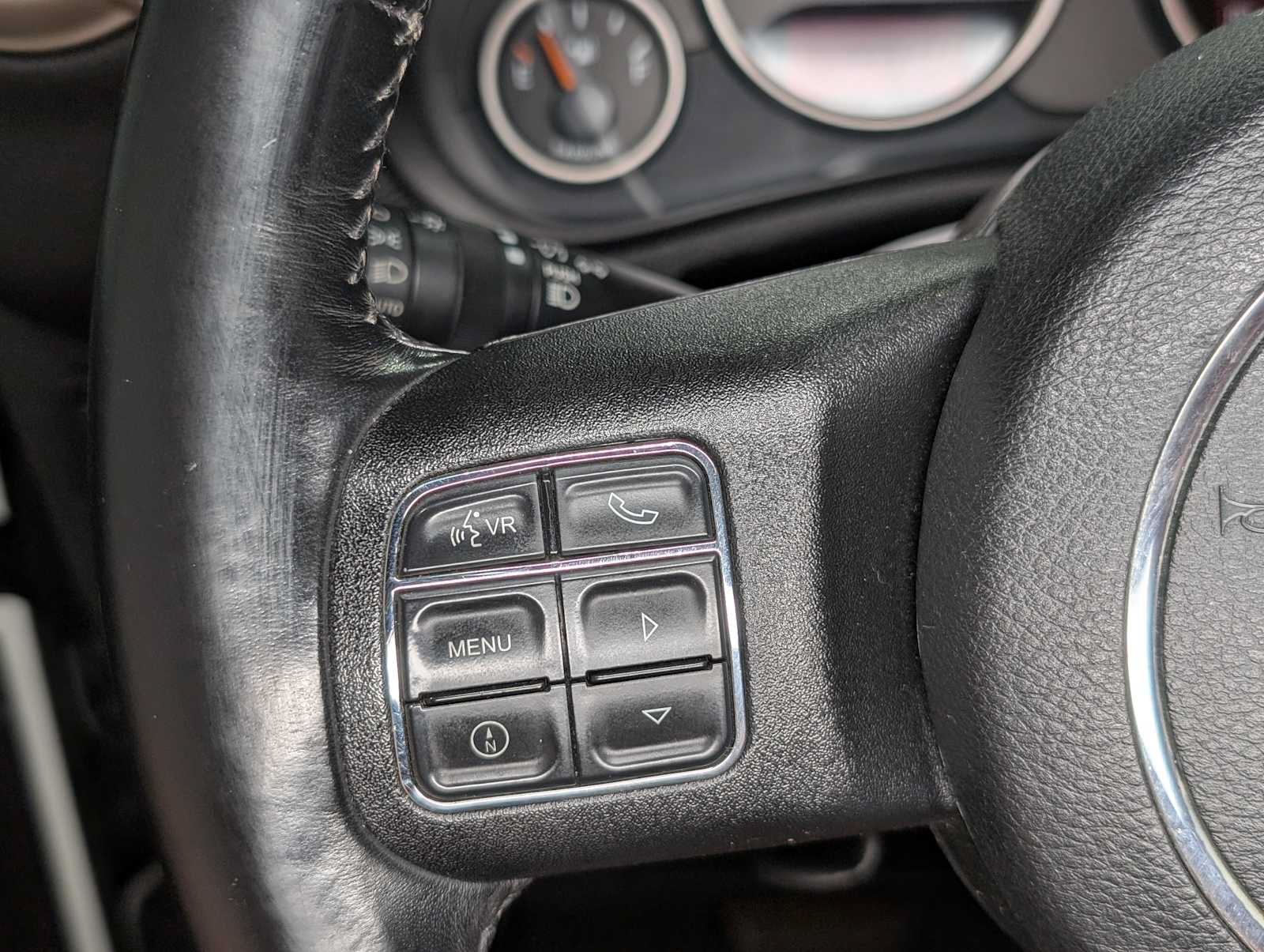 Used 2016 Jeep Wrangler Unlimited Sahara AWD/4WD image 33