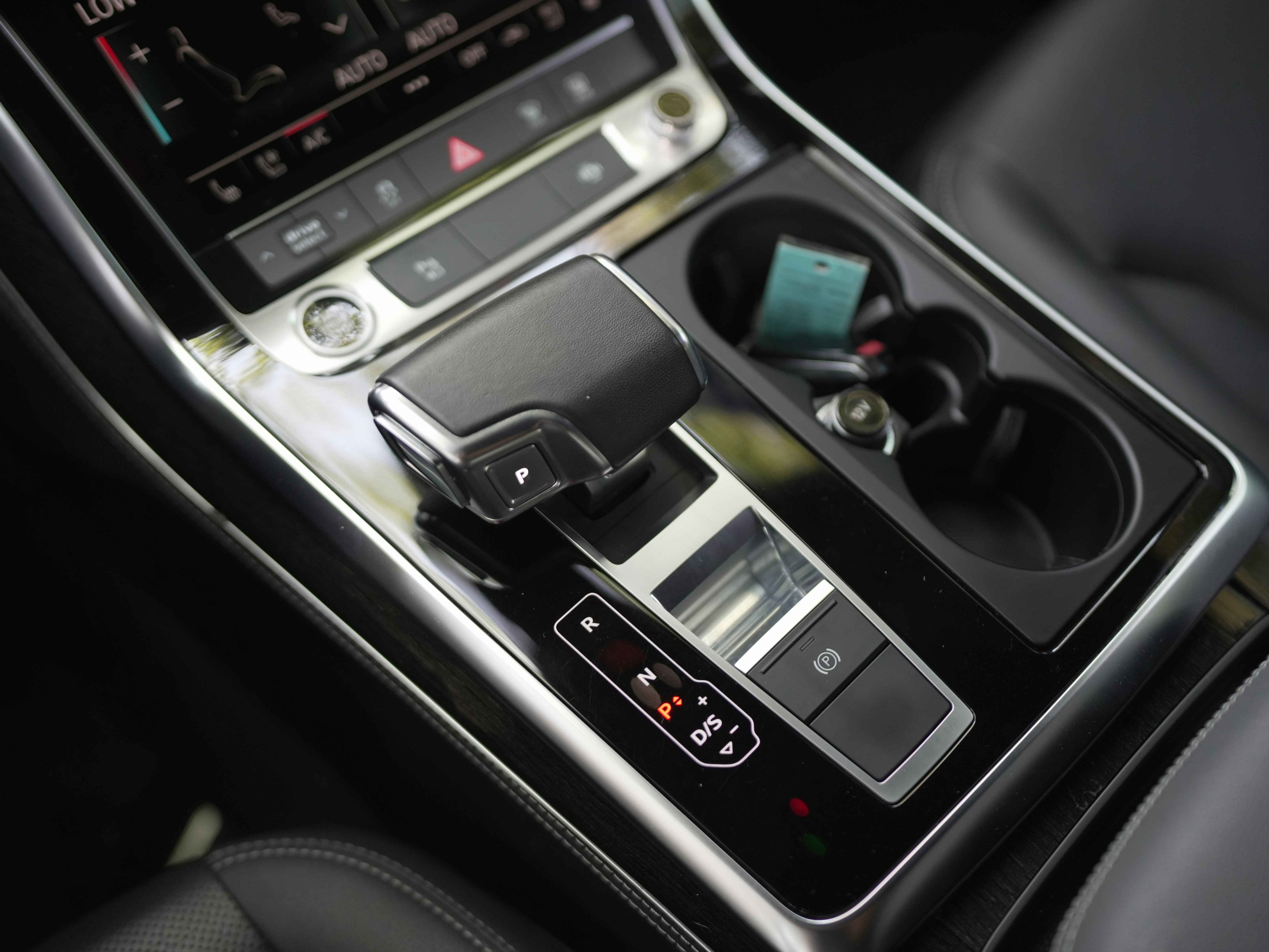 Used 2022 Audi Q8 Premium Plus w/ Premium Plus Package image 14