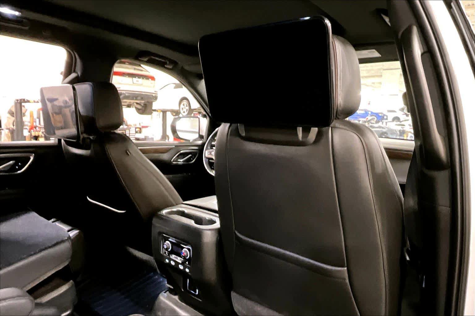 Used 2021 Chevrolet Tahoe High Country w/ Premium Package image 19