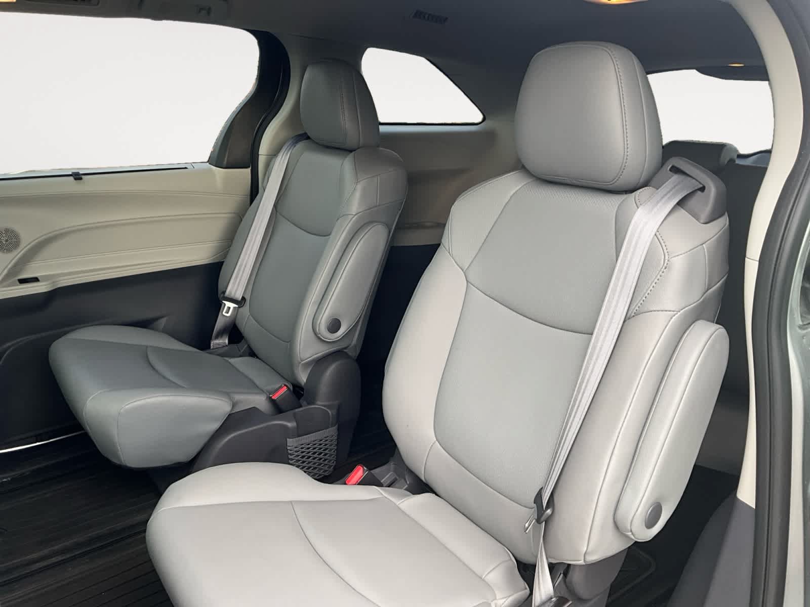 Used 2021 Toyota Sienna XLE AWD/4WD image 13