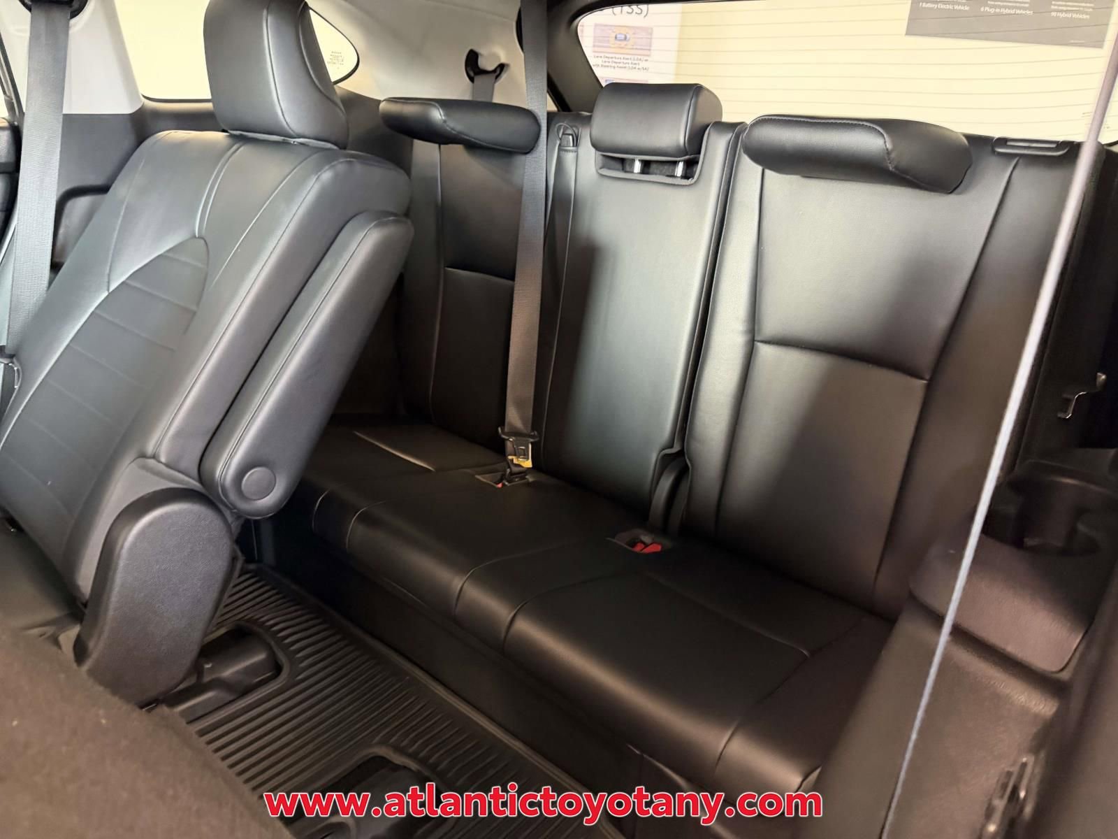 Used 2022 Toyota Highlander XLE image 15