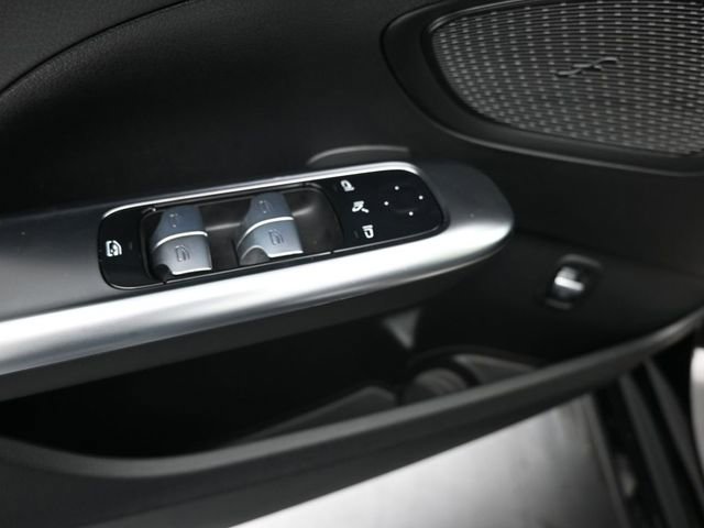 Used 2024 Mercedes-Benz C 300 Sedan image 13