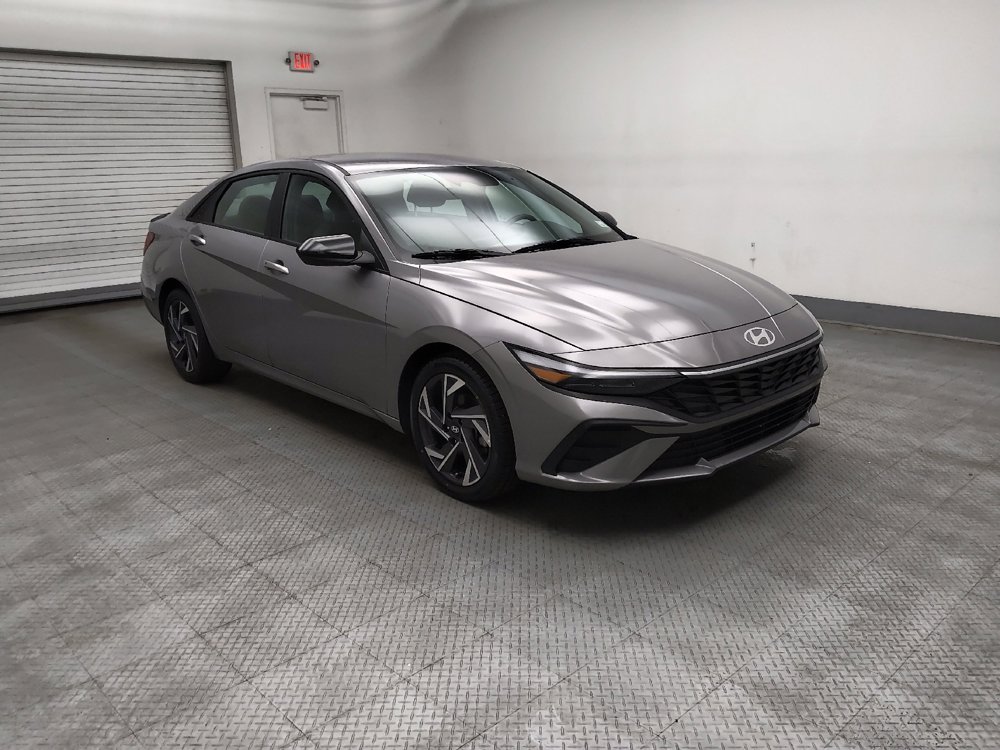 Used 2025 Hyundai Elantra Sport image 11