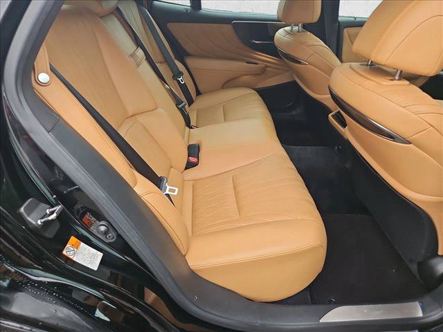 Used 2023 Lexus LS 500 w/ Interior Upgrade Package RWD image 20