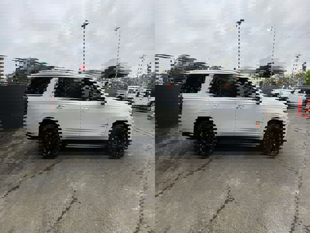 Used 2023 Chevrolet Tahoe LT w/ Luxury Package AWD/4WD image 7