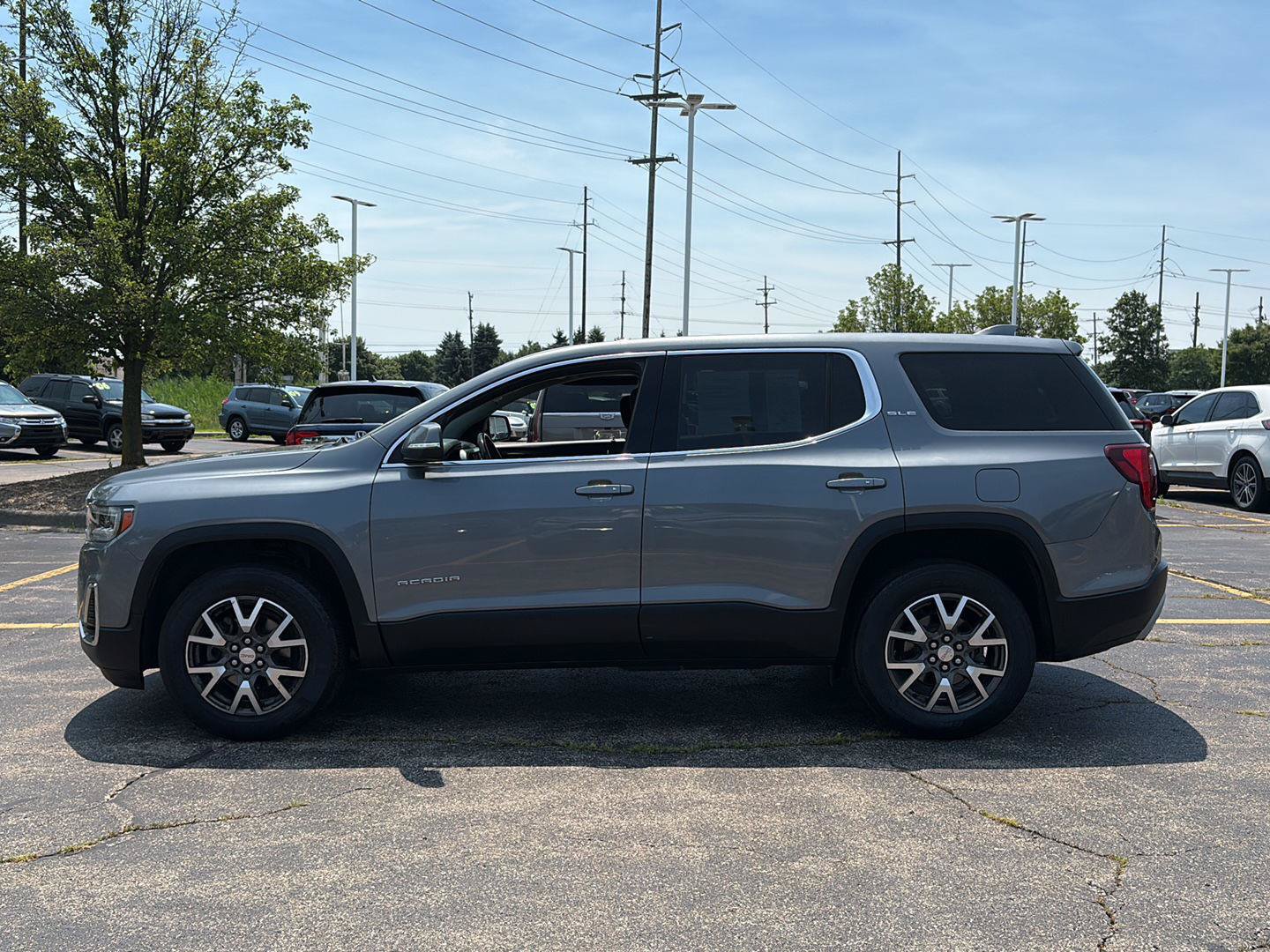 Used 2020 GMC Acadia SLE FWD image 31