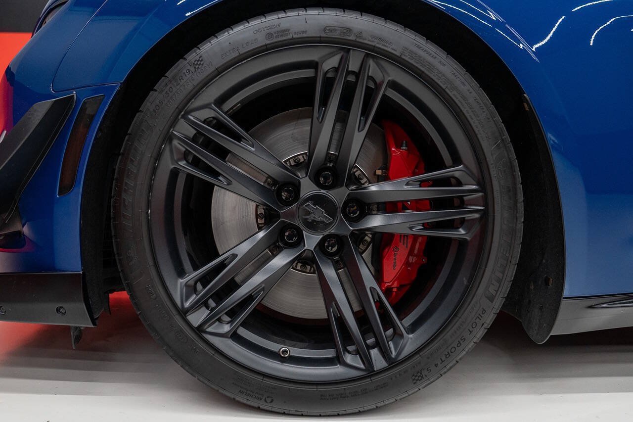 Used 2023 Chevrolet Camaro ZL1 RWD image 31