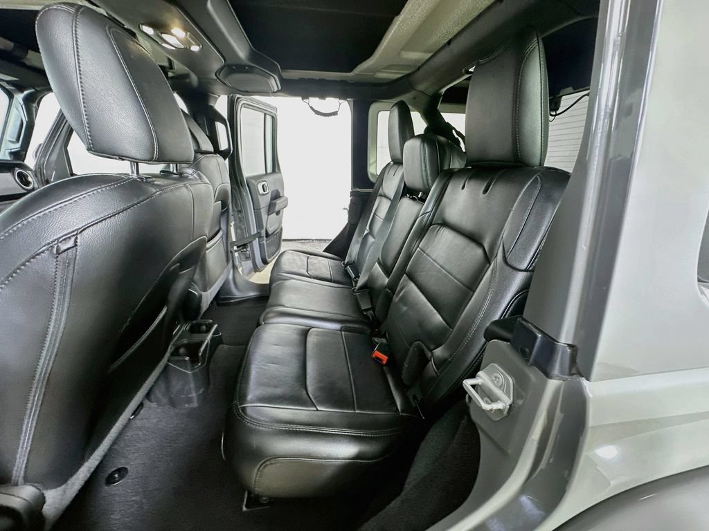 Used 2021 Jeep Wrangler Unlimited Sahara AWD/4WD image 16