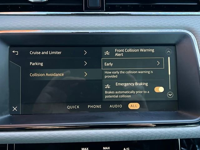 Used 2023 Land Rover Range Rover Evoque R-Dynamic S image 32