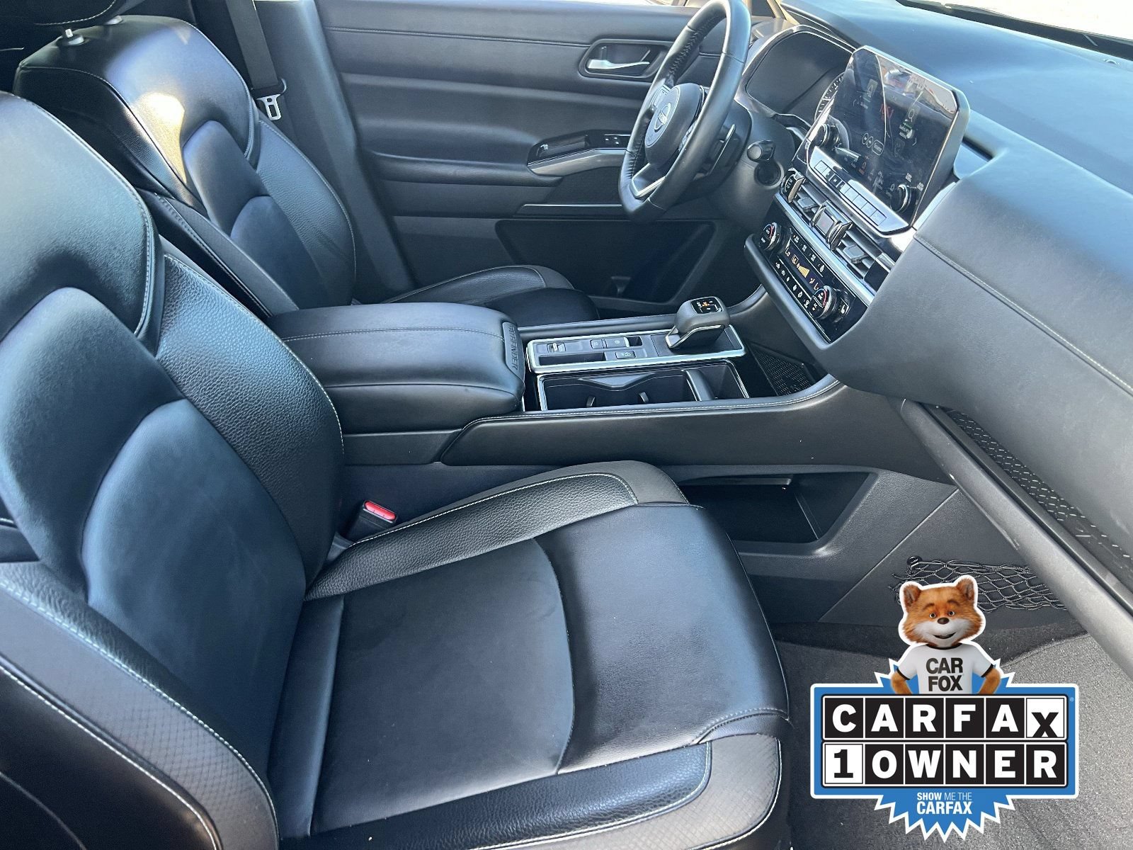 Used 2024 Nissan Pathfinder SL w/ Lighting Package (N92) FWD image 12
