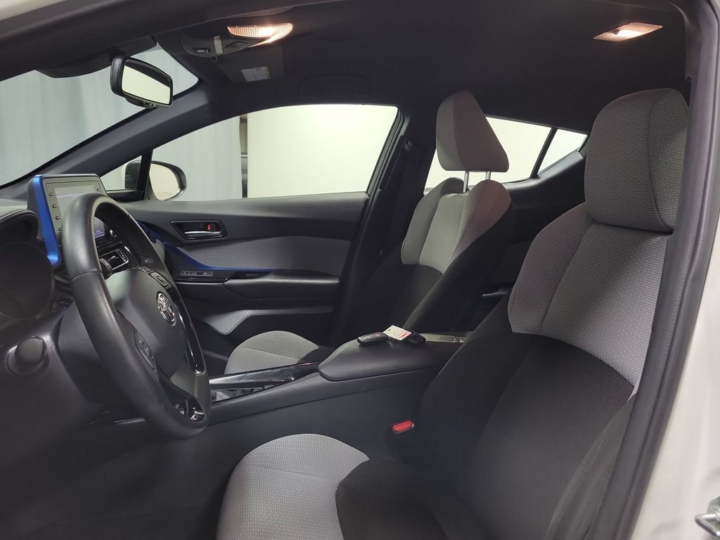 Used 2019 Toyota C-HR XLE FWD image 15