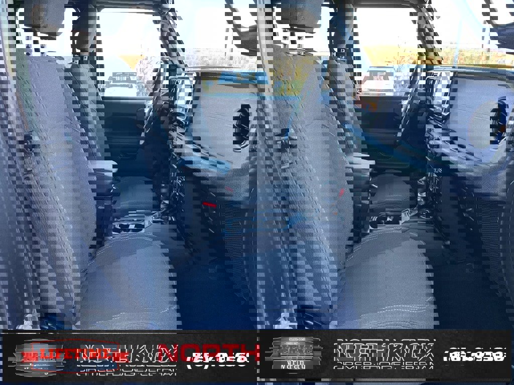 Used 2025 Jeep Wrangler Sport S image 27