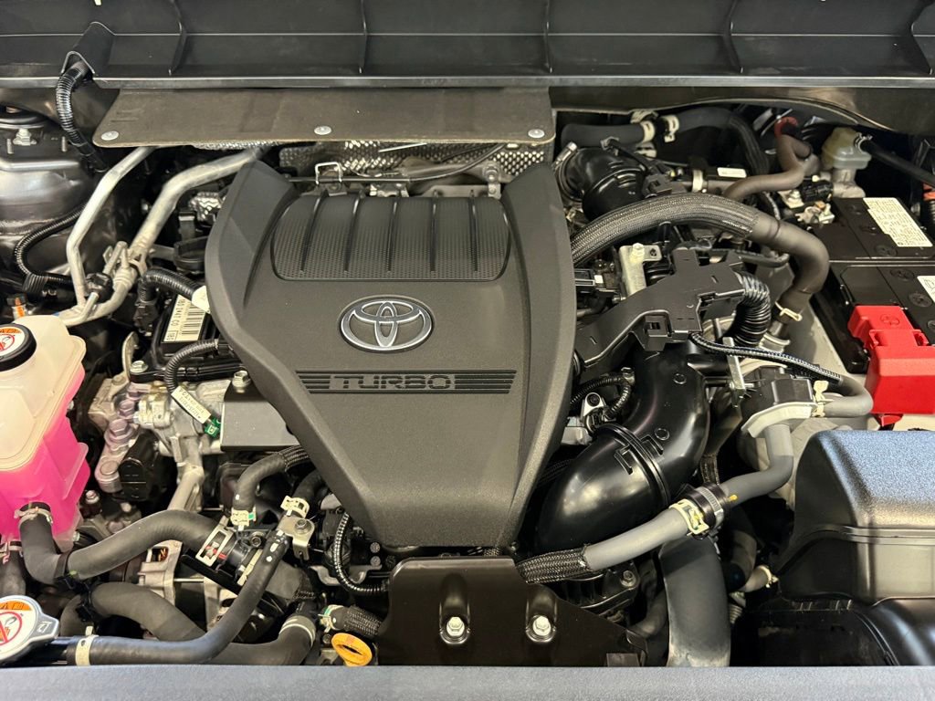 Used 2023 Toyota Highlander XLE image 37