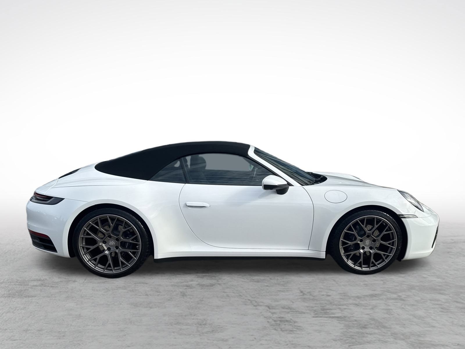 Used 2023 Porsche 911 Carrera image 4