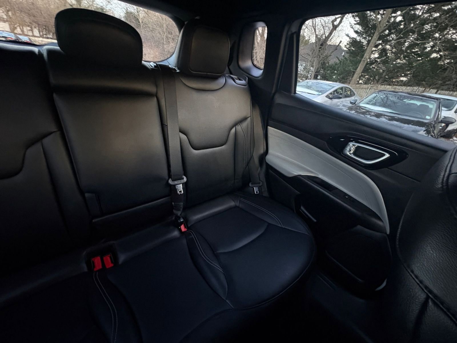 Used 2025 Jeep Compass Limited image 35