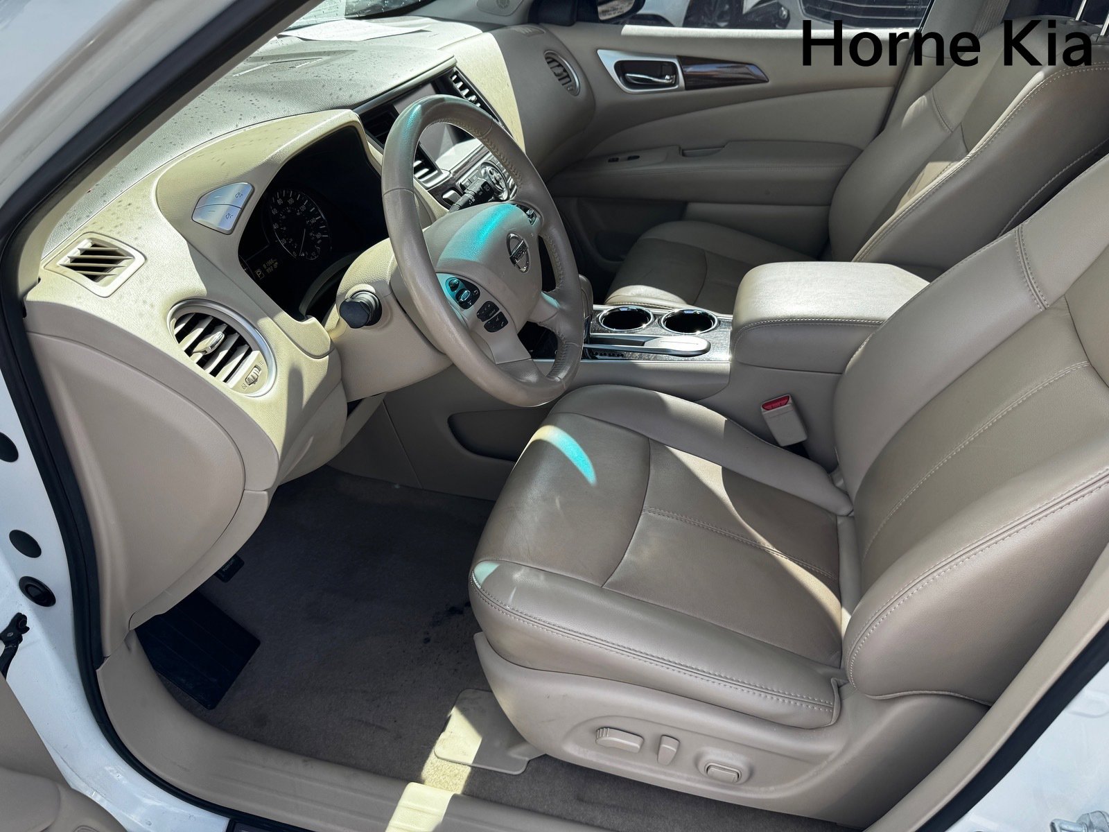 Used 2014 Nissan Pathfinder SL w/ SL Tech Package image 9