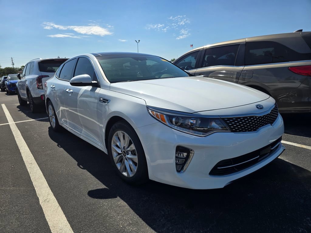 Used 2018 Kia Optima EX w/ Technology Package FWD image 2