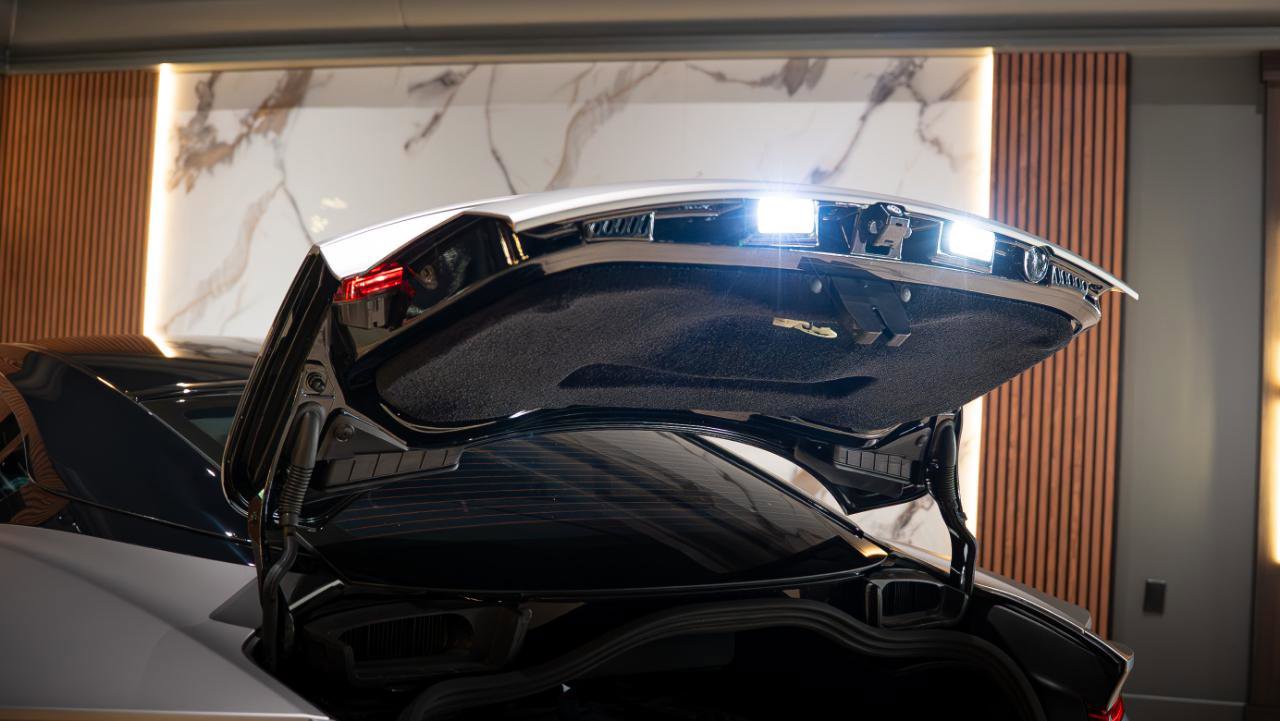 Used 2024 Aston Martin DB12 Coupe RWD image 31